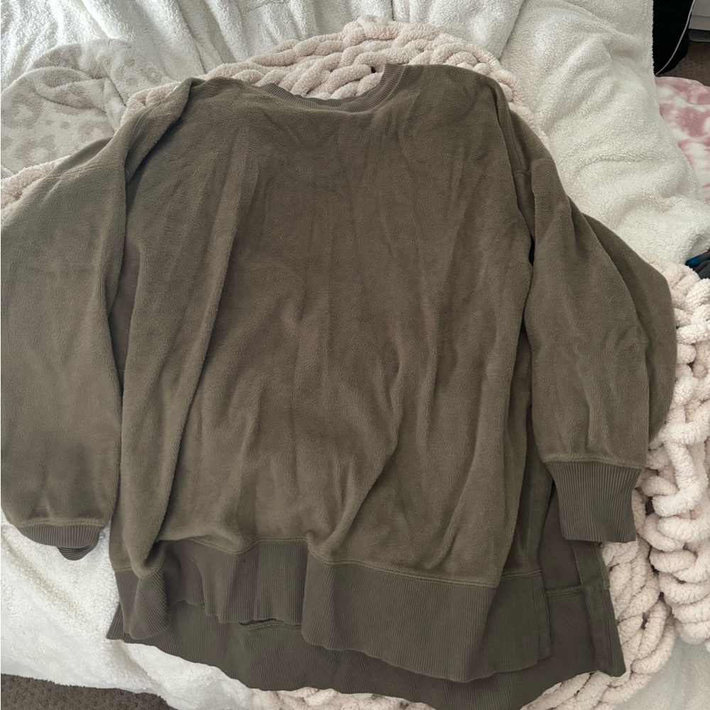 Aerie Fuzzy Split Side Crewneck Sweatshirt